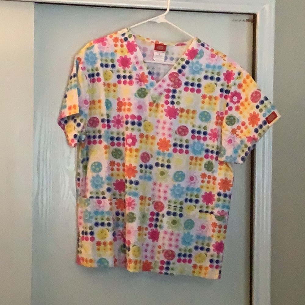 Dickies women’s scrub top